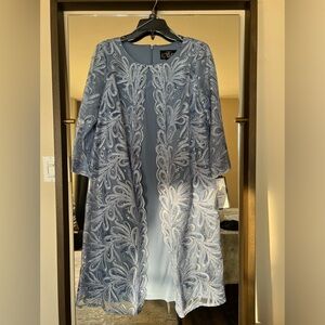 Formal knee length dress. Size 8 never worn